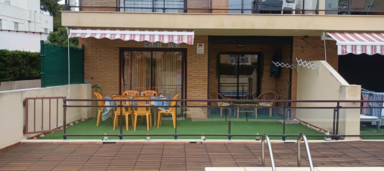 Con Terraza Y Acceso Directo A La Piscina Y A 50 M De La Playa *
